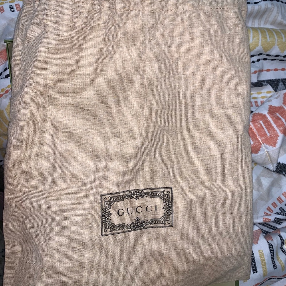 Authentic gucci hat worn once size 85 (medium)